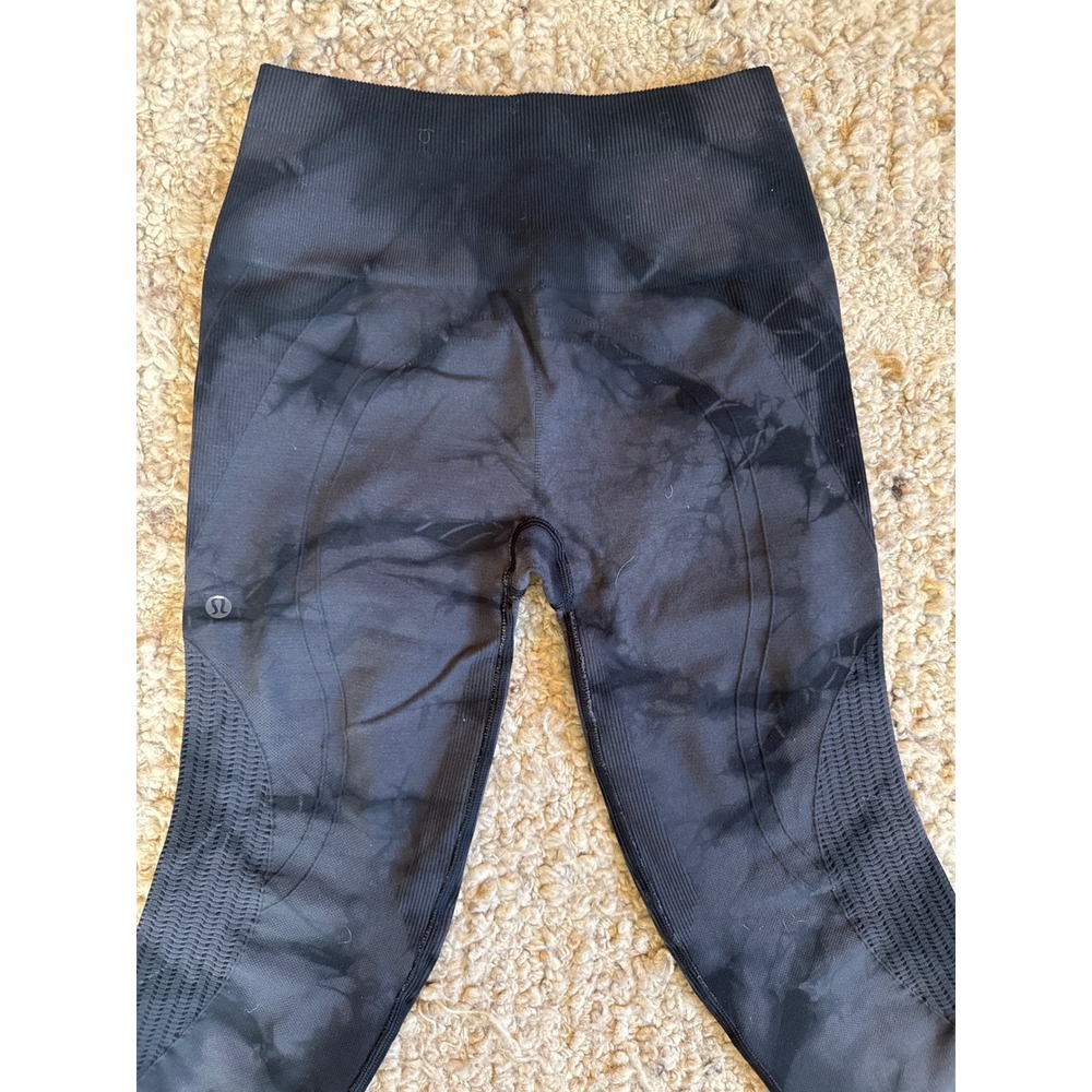 Lululemon Ebb to Street Tight Tie Dye Black Grey Seamless Yoga Leggings Crop - Picture 6 of 6